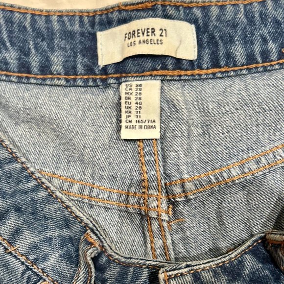 FOREVER 21 MOM JEAN CUFFED SHORTS SIZE 28 - Picture 5 of 6